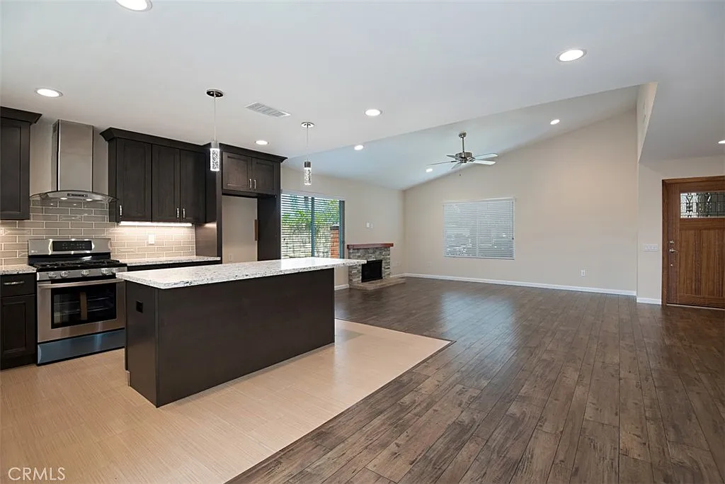 4 bed, 1489 sqft, $4,800 — Photo 2