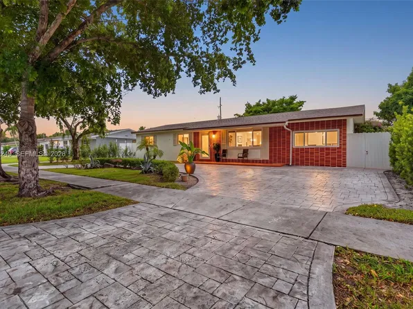 2700 SW 96th Ave, Miami, FL 33165