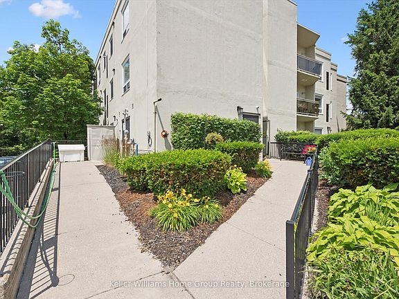 4th image of 245 Queen St W #305