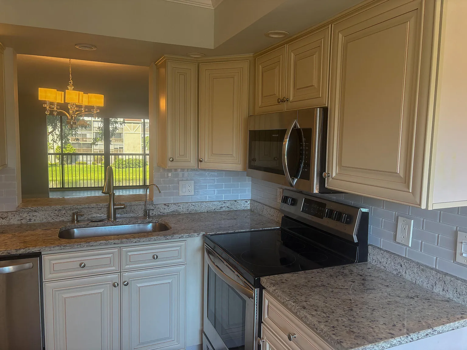 1 bed, 2.0 bath, 1020 sqft, $2,000 — Photo 4