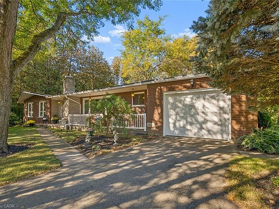 4th image of 42 Greenwood Rd