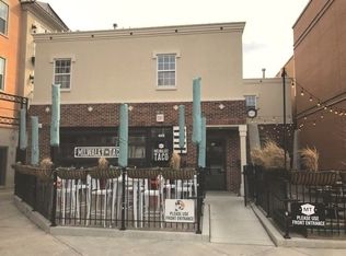 601 N Milwaukee Ave APT C, Libertyville, IL 60048