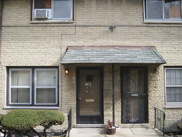 1st image of 1142 E 81st St Unit E