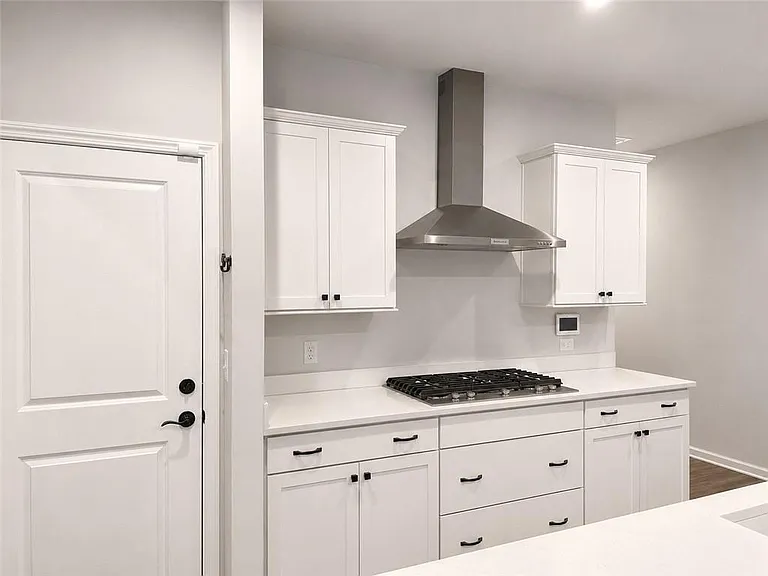 663 Castleberry Ave — Photo 5