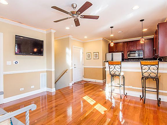 4th image of 4111 W Eastwood Ave #1