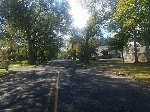 4th image of 298 Magnolia Dr