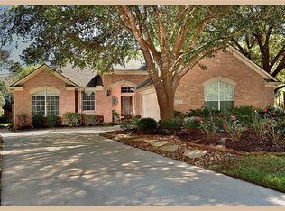 2 E Windsor Hills Dr, Conroe, TX 77384