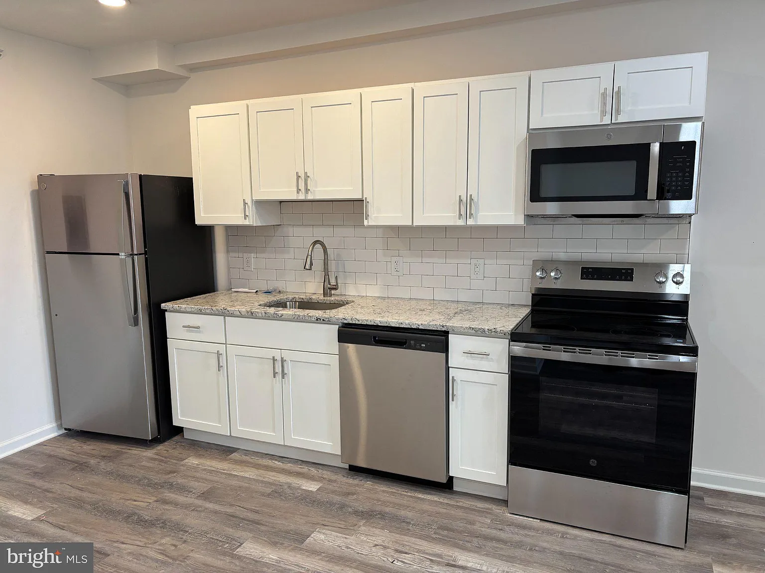 2 bed, 700 sqft, $1,200 — Photo 4