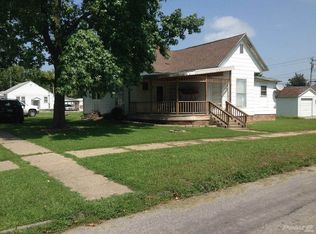 110 W Broadway St, Mc Leansboro, IL