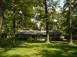 1806 Country Club Dr, Tullahoma, TN 37388
