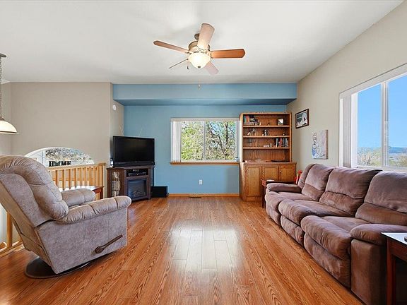 4th image of 2206 Buena Vista Dr