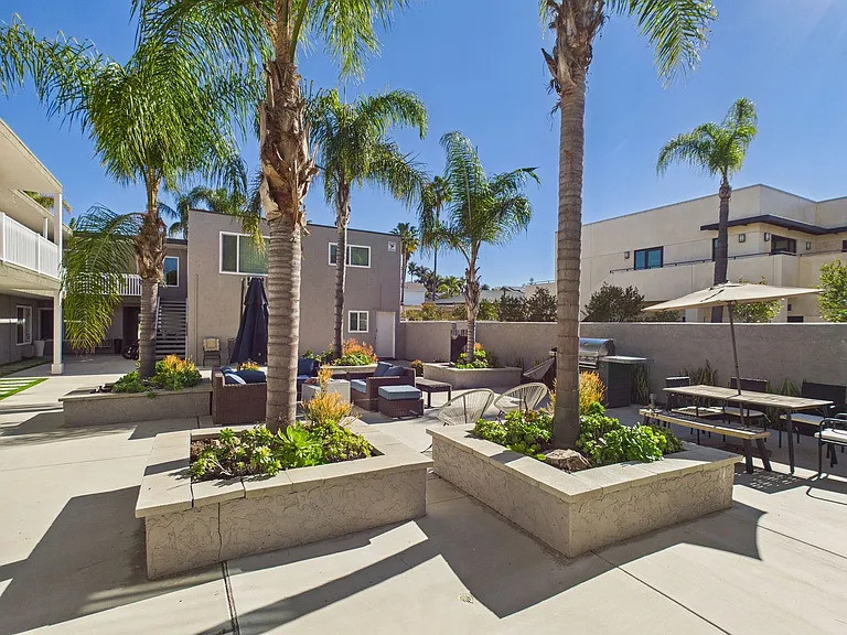 3334 Eureka Pl — Photo 1