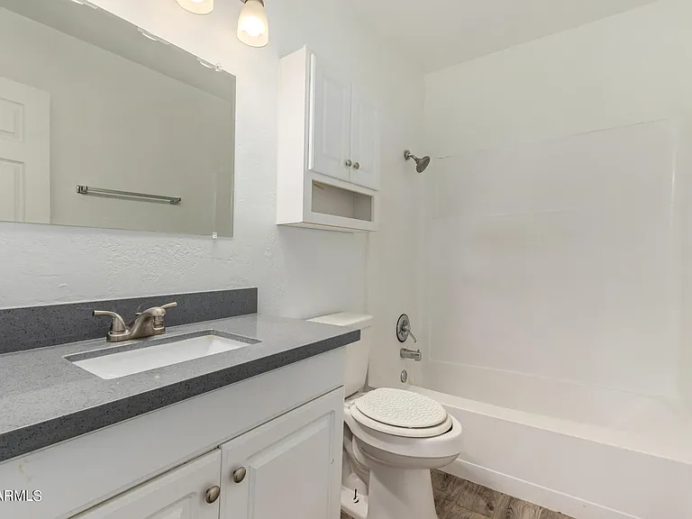4718 W Orangewood Ave — Photo 23
