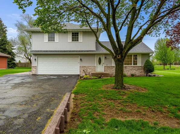 10355 Banyan Dr, Loves Park, IL 61115