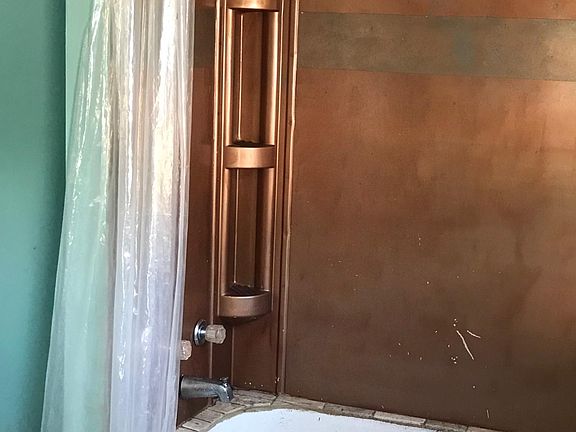 2nd image of 1816 Logan Ave