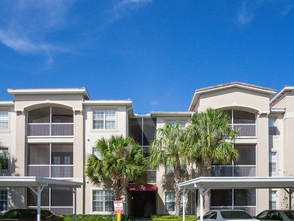 3025 Greystone Loop #202