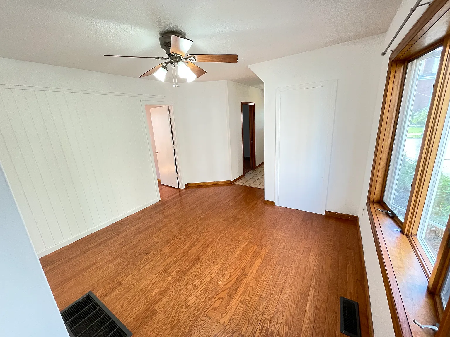 82 E Brown St — Photo 2