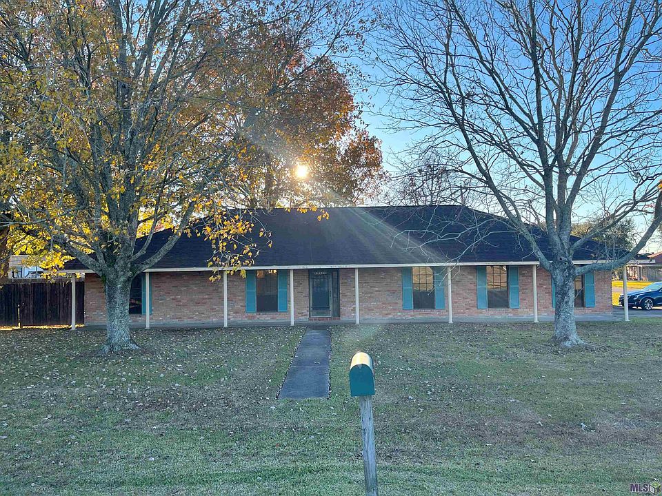 1st image of 23940 Sherwood Dr
