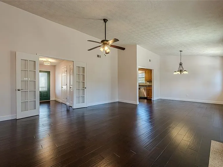 2491 Redfield Dr — Photo 6