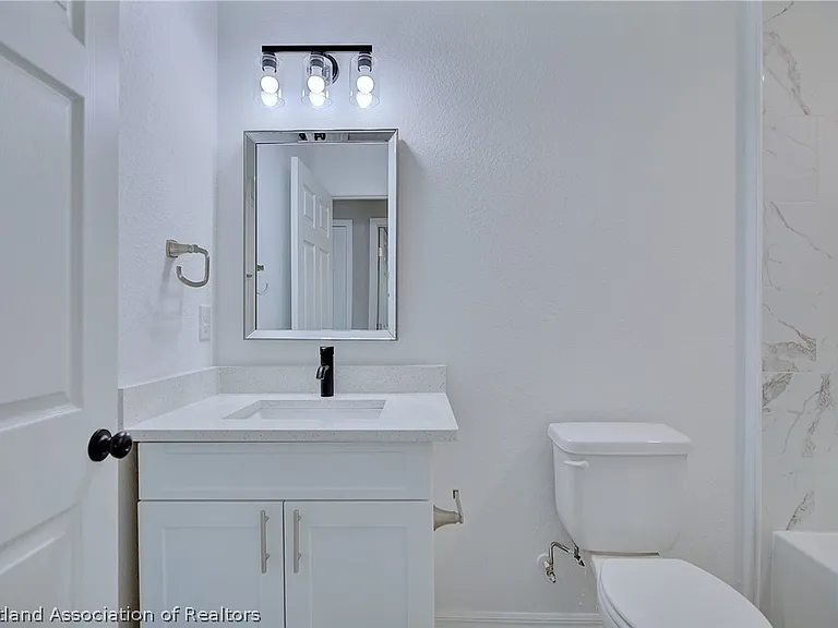 544 Vanguard Ave NW — Photo 13