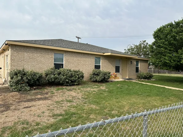 4001 Waterproof Dr, Killeen, TX 76549