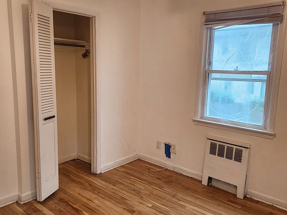 5th image of 323 Hussey Rd Floor 1