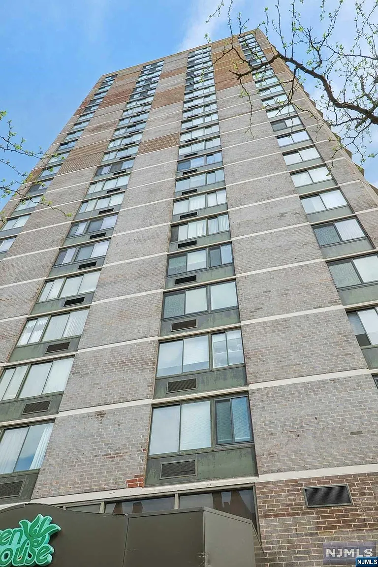 770 Anderson Ave APT 3B photo 1