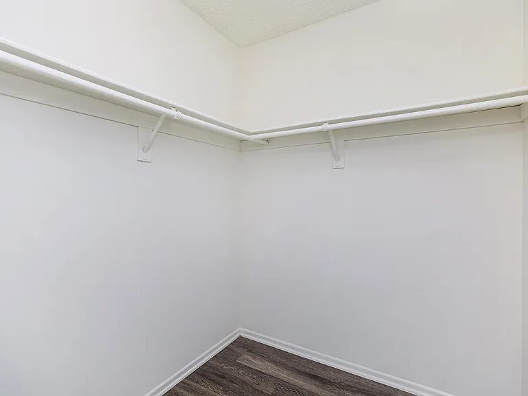 Country Hills Apartment Homes — Photo 25