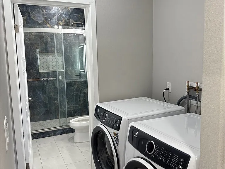 5272 Barcelona Cir — Photo 16