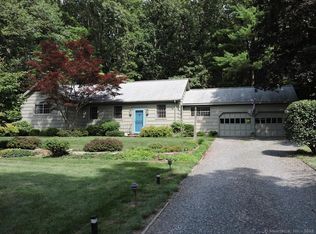 29 Graham Rd E, Broad Brook, CT 06016