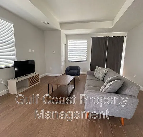 681 Windermere Dr — Photo 7