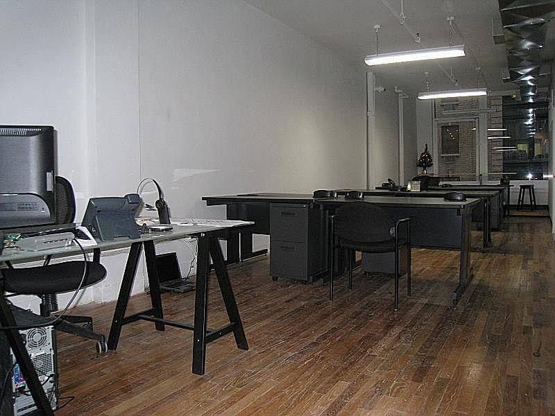 1st image of 28 W 39th St Rm 401
