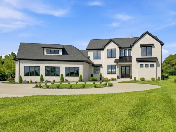 140 Cave Run Blvd, Versailles, KY 40383