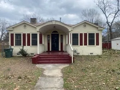 4 bed, 1388 sqft, $1,800 — Photo 1