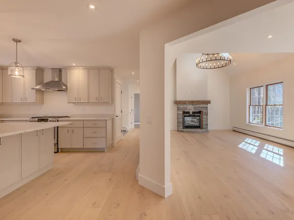 171 Mending Walls Road, Manchester, VT 05255