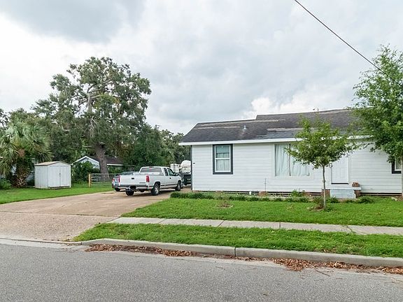 2nd image of 1050 Desoto St