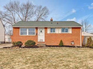 6330 Sandfield Dr, Brookpark, OH 44142