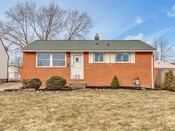 6330 Sandfield Dr, Brookpark, OH 44142