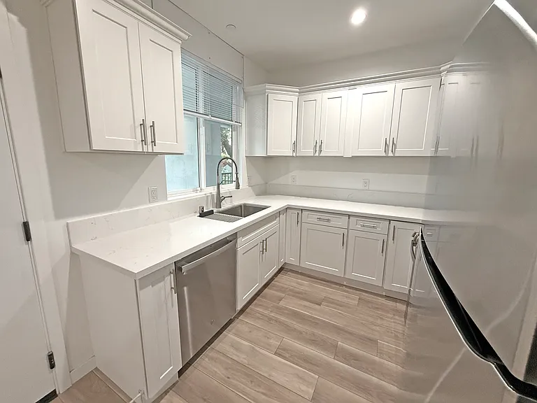 10934 Peach Grove St #201 — Photo 77