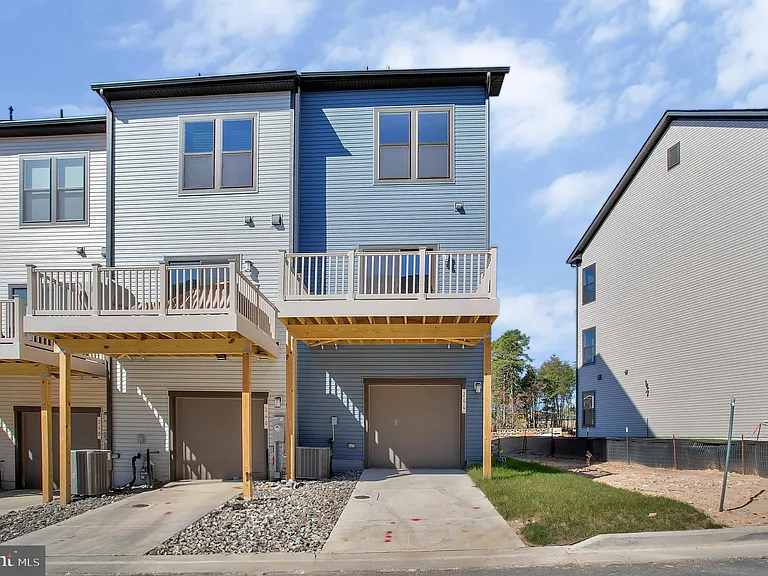 244 Mainstream Dr — Photo 23