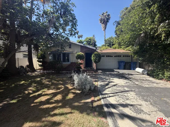 10862 Fruitland Dr, Studio City, CA 91604