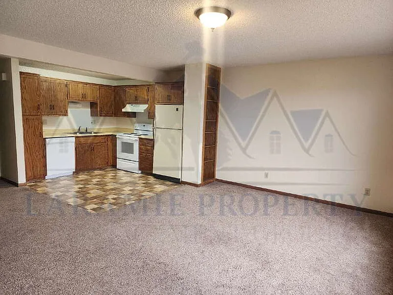 1725 Fetterman Dr #D — Photo 2