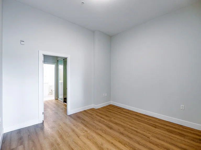 475 George St N — Photo 7
