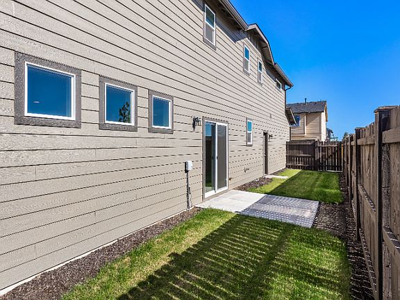 2nd image of 2523 NW Spruce Pl