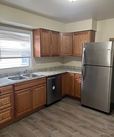 917 W 3rd St #1/2 — Photo 11