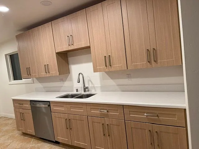 3 bed, 2.0 bath, 1417 sqft, $3,800 — Photo 4