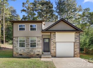 524 Asbury Dr, Landrum, SC 29356
