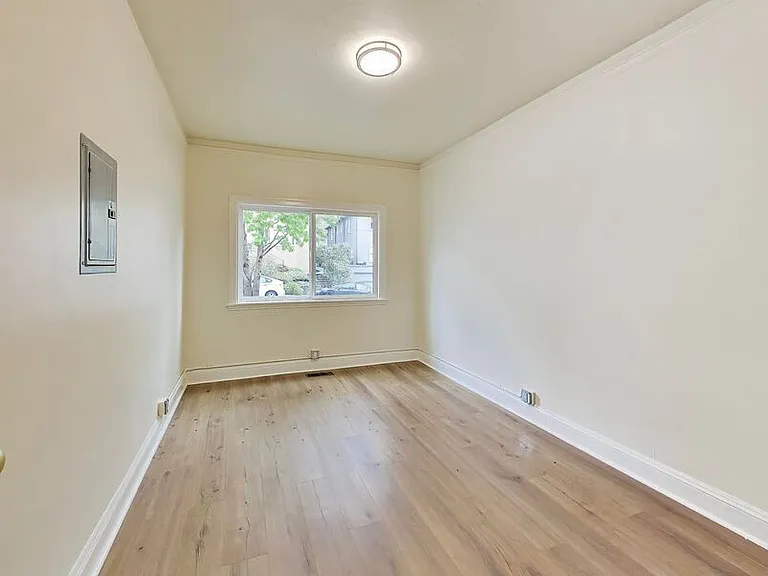 1534 Arch St #3 — Photo 13