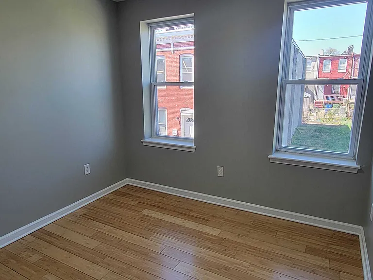 1611 N Durham St — Photo 8