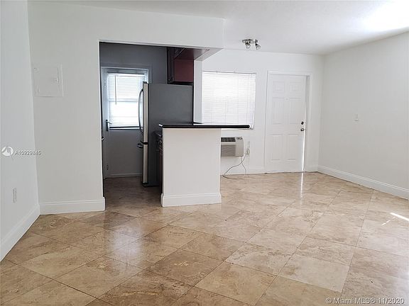 5th image of 2185 NE 123rd St APT 101